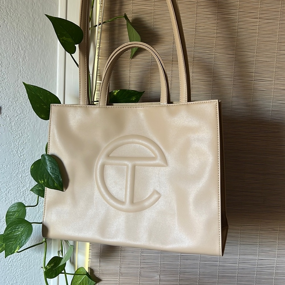 NWT Medium Cream Telfar Shopping Bag
